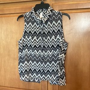 No boundaries large 11 through 13 chevron black and white sheer pattern EUC